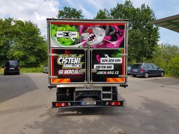 Vůz na čištění kanalizace a domovních odpadů