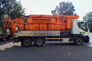 Vehicle for sewage and drainage cleaning