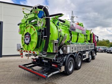 Vozidlo na čištění kanalizace s recyklační nástavbou Kroll
